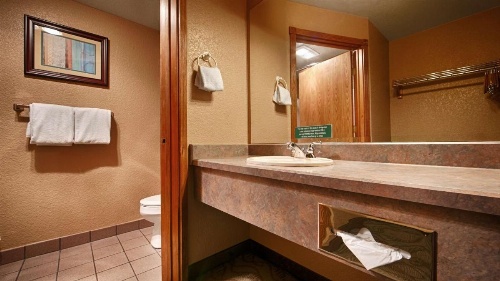 Best Western Plus Bayshore Inn image 16
