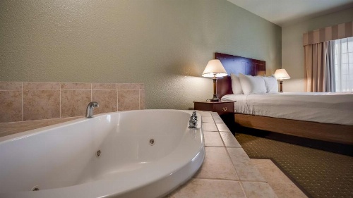 Best Western Plus Bayshore Inn image 29
