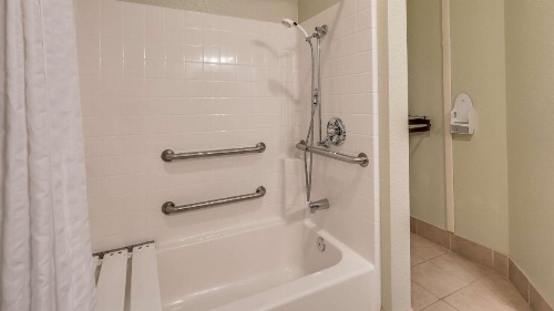 Best Western Plus Bayshore Inn image 32