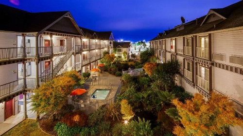 Best Western Plus Bayshore Inn image 5